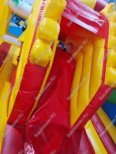 Коммерческий батут "Белый клык" с механизированной головой, цвет красно-желтый, 6х5х4 м