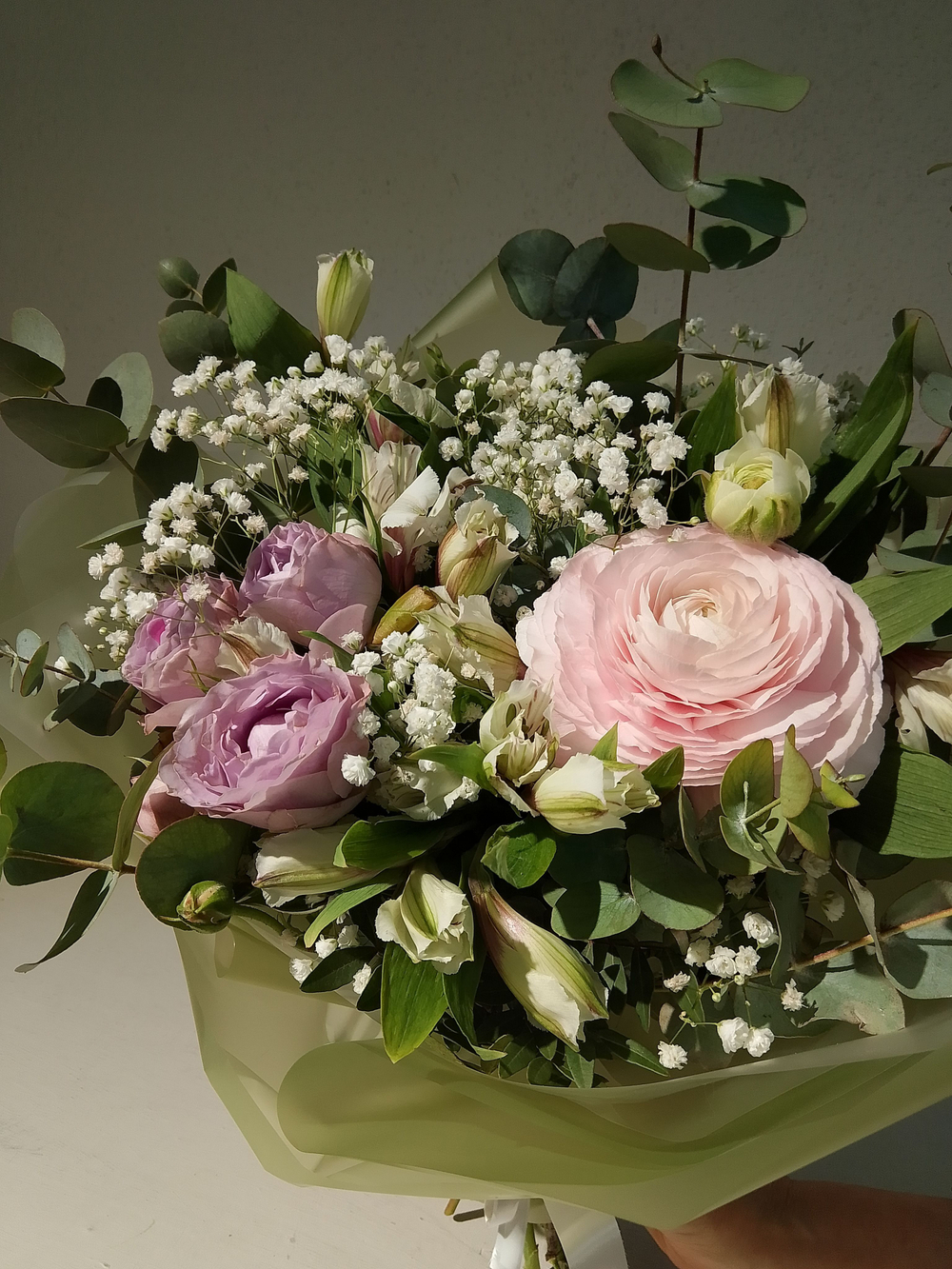 Летний солнечный букет с танацетумом и ароматными пионами Сара Бернард (С0034)