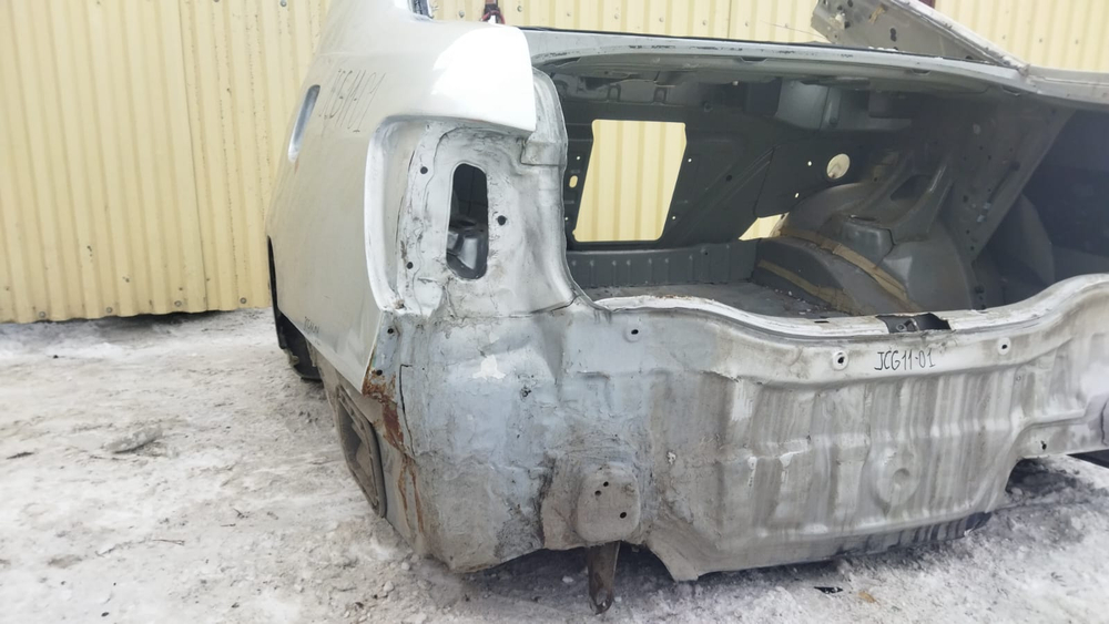 Крыло заднее левое TOYOTA BREVIS 2001