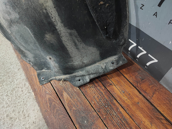 Подкрылок передний правый Volkswagen Touareg 3 18-нв Б/У Оригинал 760805912D