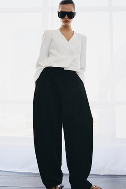 ZARA ШИРОКИЕ БРЮКИ С ЗАЩИПАМИ — ZW COLLECTION, ЧЕРНЫЙ