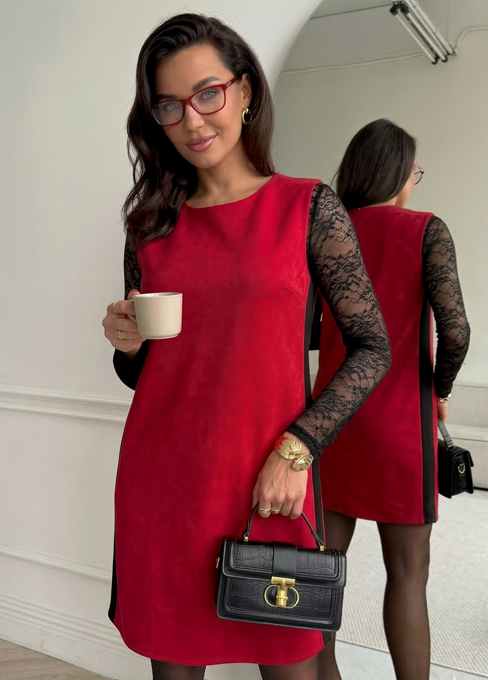 Красное женское платье-сарафан из экозамши с черными боковыми вставками