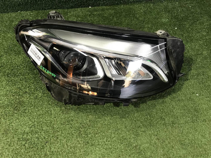 Фара правая Mercedes GLC X253 (2015-2019) LED