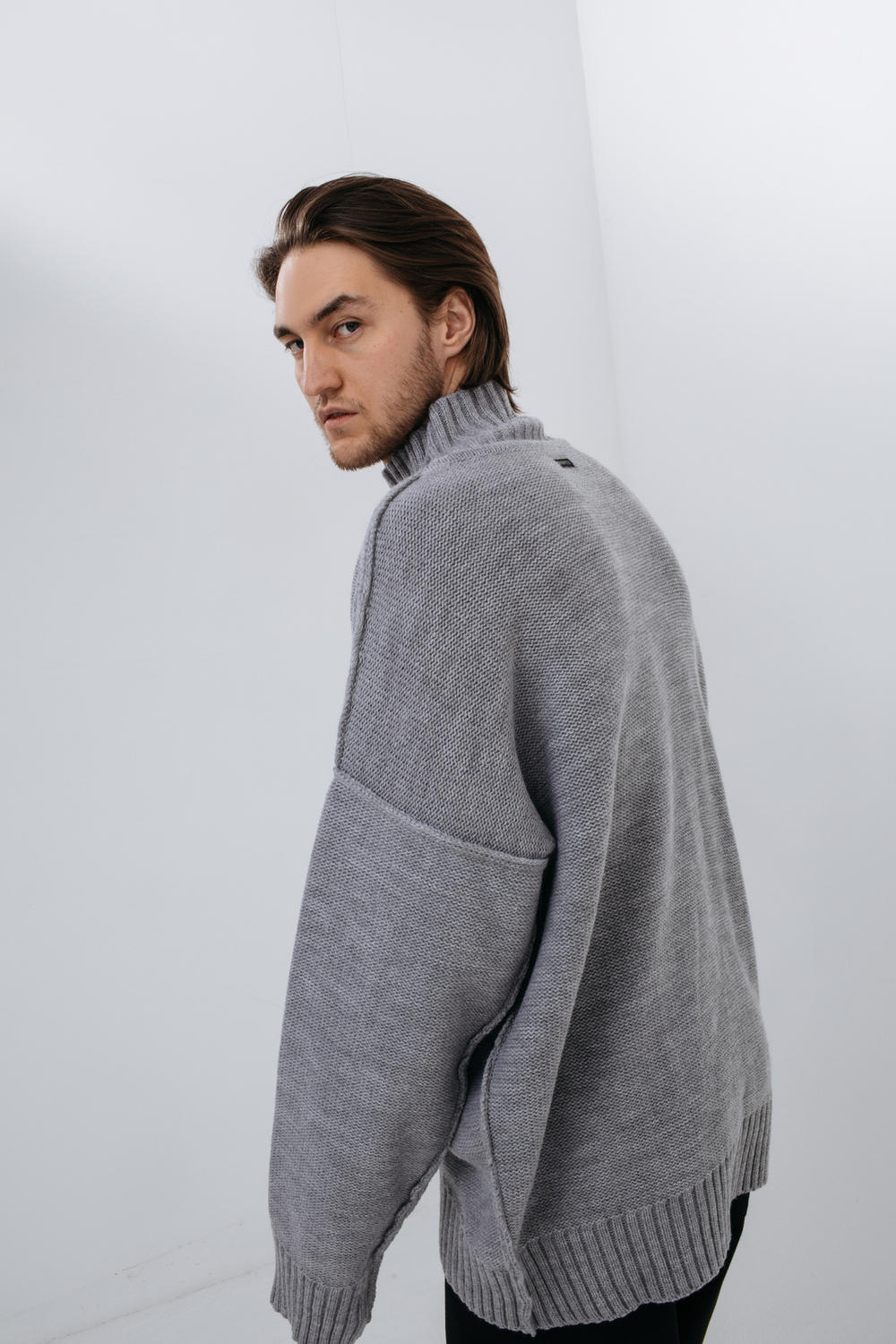 СВИТЕР SWEATER