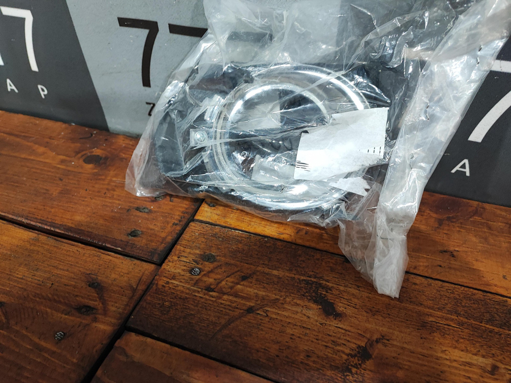 Рамка ПТФ левая Land Cruiser Prado 150 09-13 Новая L321110015PL