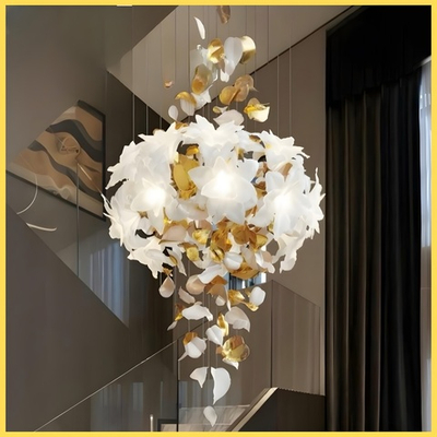 изысканная люстра в виде цветочного букета