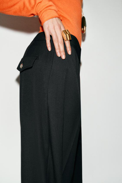 ZARA ШИРОКИЕ БРЮКИ С ЗАЩИПАМИ, ЧЕРНЫЙ