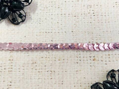 Тесьма пайетки на нитке, ш. 0,6 см