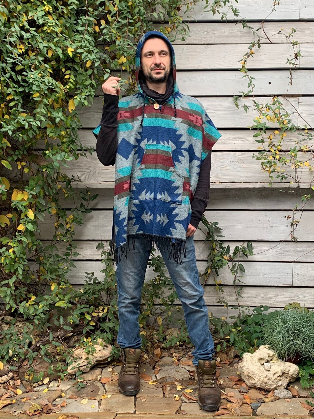 Пончо шерстяное с орнаментом