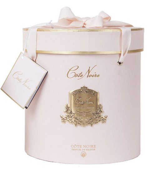 Букет пионов, круглая розовая свеча Арт-деко с кисточкой, Cote Noire