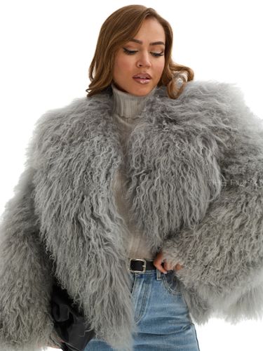 Серая короткая шуба из меха ламы