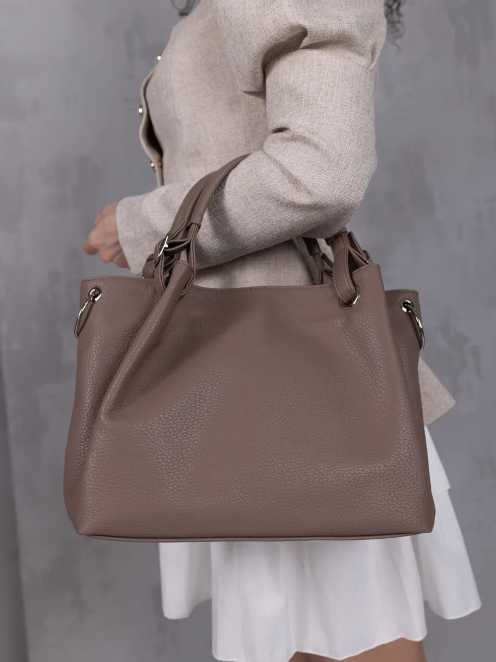 Сумка через плечо средняя тоут классическая