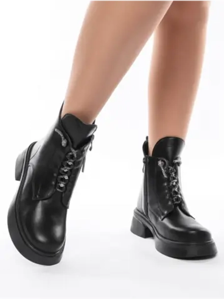 Зимние ботинки на высокой платформе