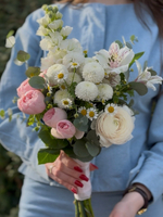 Букет невесты в полевом стиле с бутоньеркой