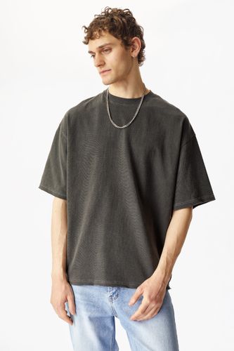 Графитовая футболка с необработанными краями Votus