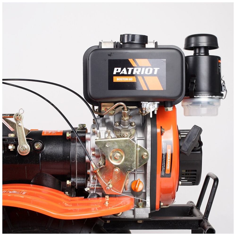 Мотоблок дизельный PATRIOT BOSTON-6D 6 л,с; фрезы: 1050 mm; 2 вперед+ 1 назад;(440701535)