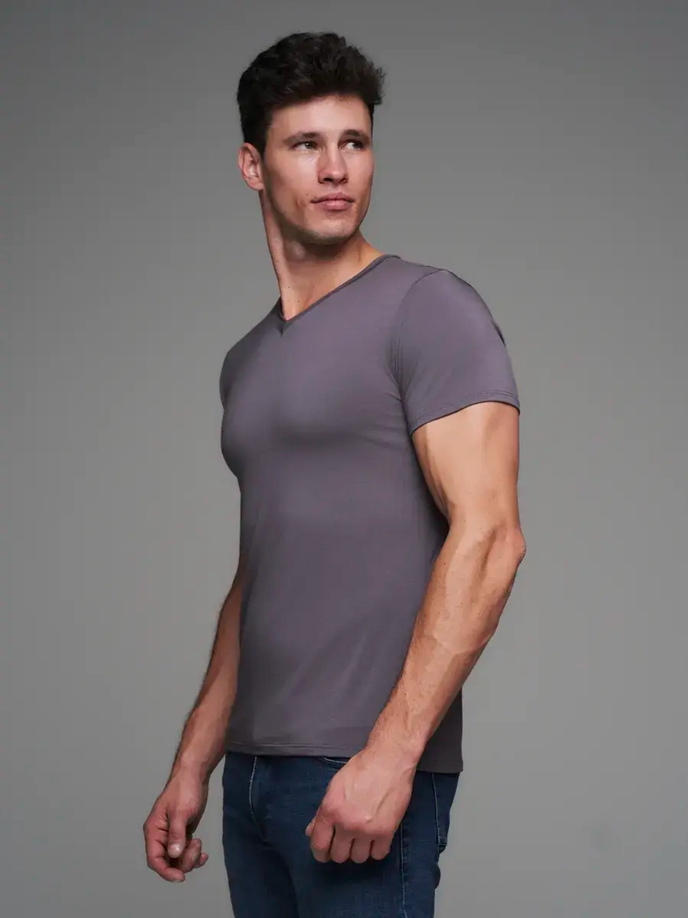 Футболка V-вырез однотонная облегающая