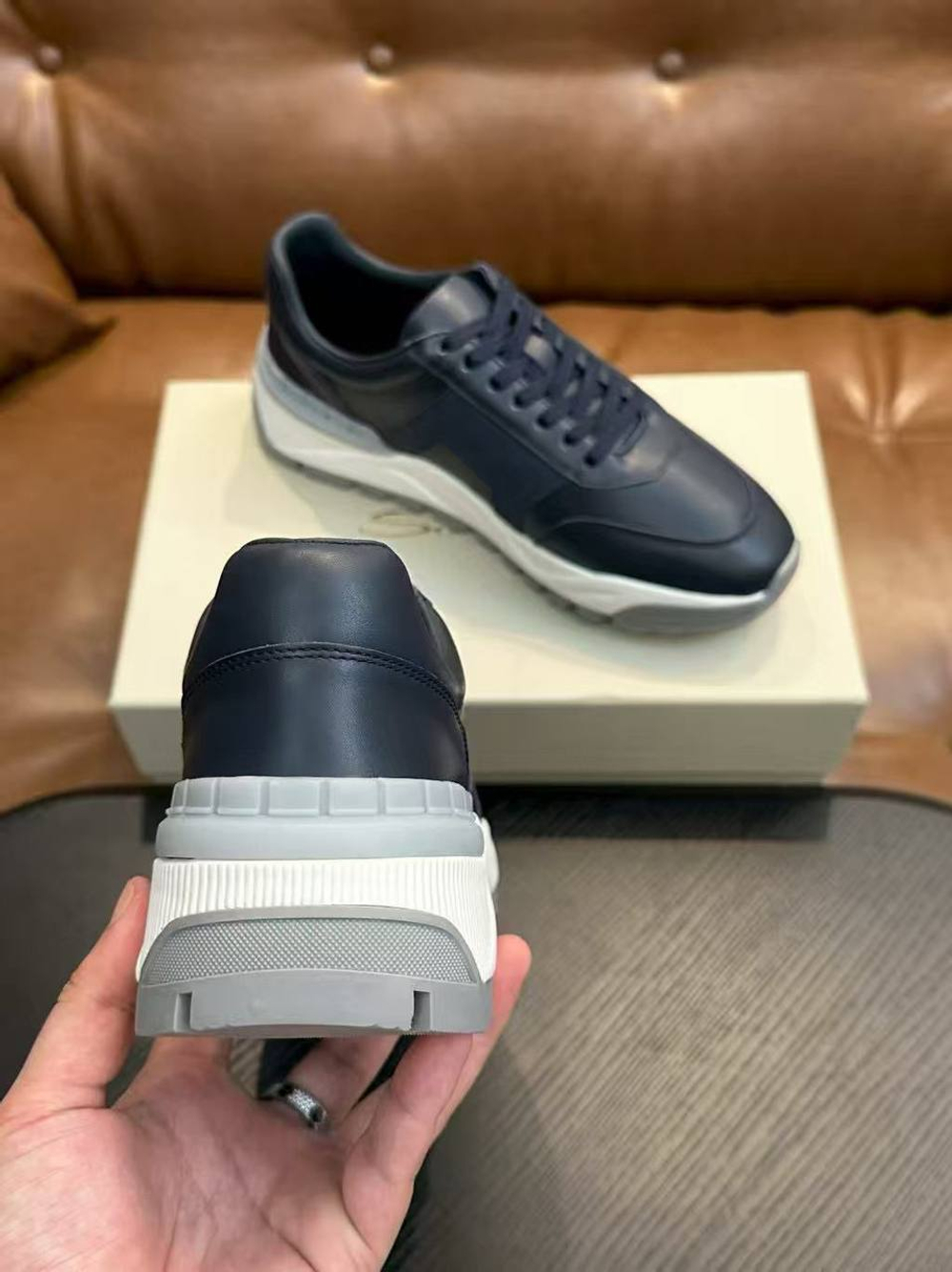 Кроссовки Santoni
