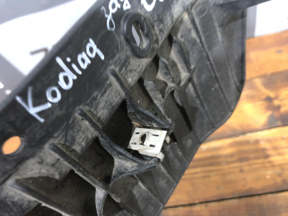 Брызговик задний левый Skoda Kodiaq 16-нв Б/У Оригинал 565853833a