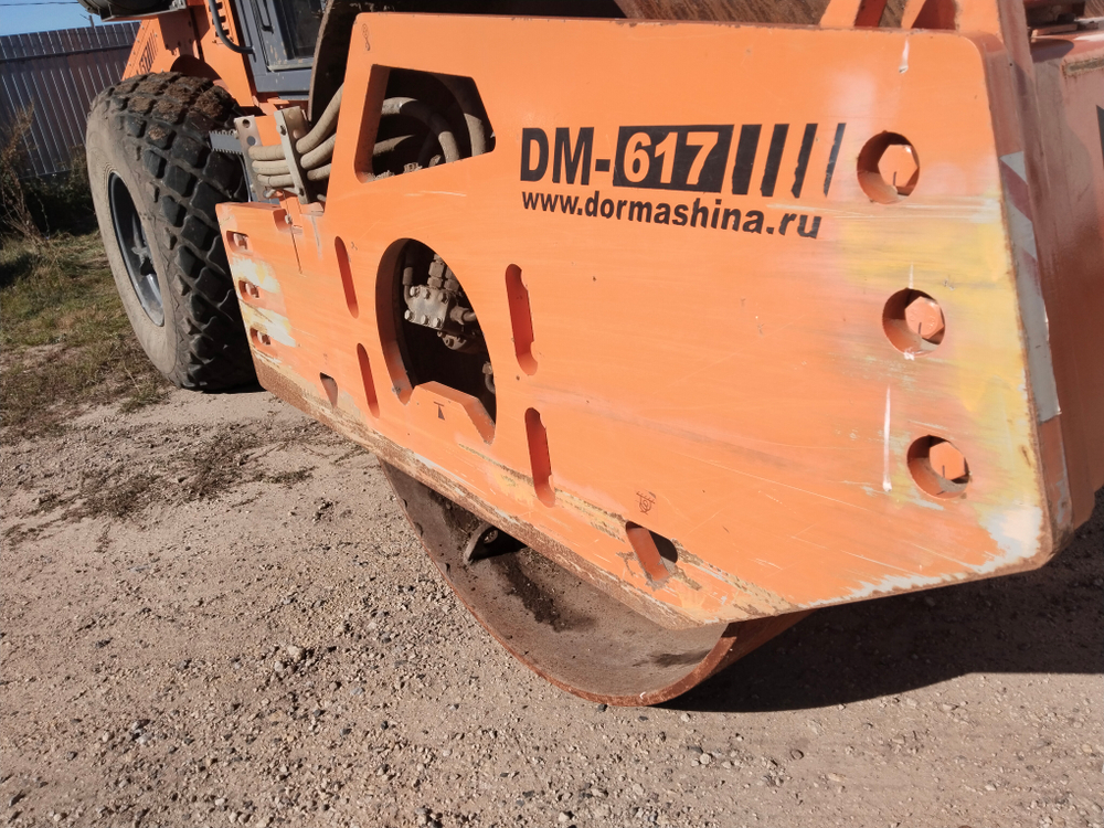 Завод дорожных машин DM-617 Каток_не актуально DM-617 (Дизельный, 11,2 л, 179 л.с., АТ)