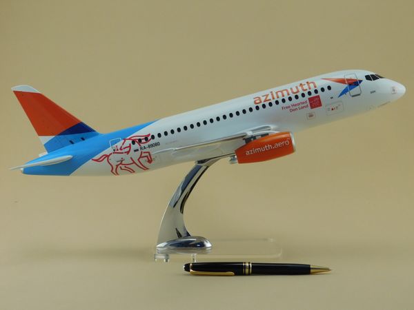 Модель самолета SSJ-100 «Азимут» «Вольный Дон» в масштабе 1:100