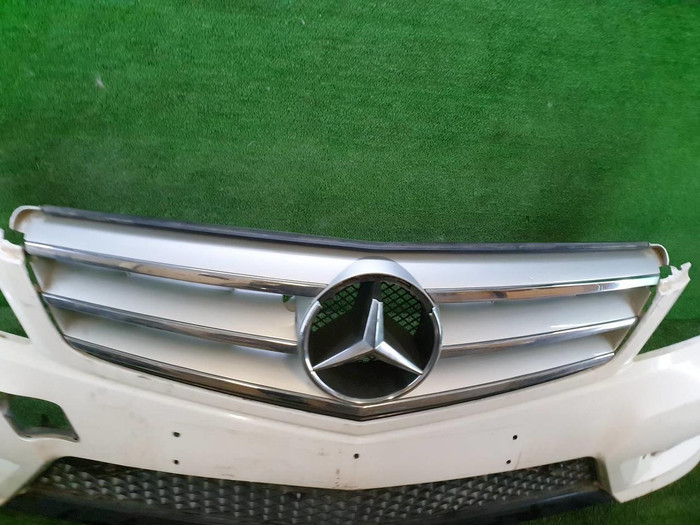Бампер передний Mercedes C W204 (2011-2015)