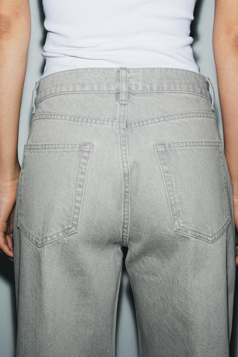 ZARA ЗАУЖЕННЫЕ ДЖИНСЫ СО СРЕДНЕЙ ПОСАДКОЙ — ZW COLLECTION, СЕРЫЙ