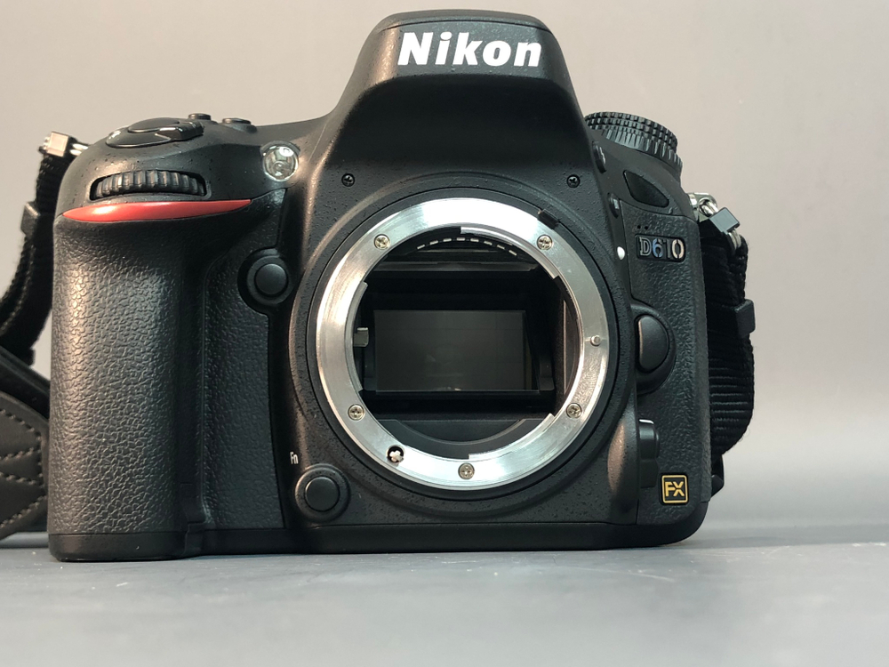 Nikon D610 6.100 кадров