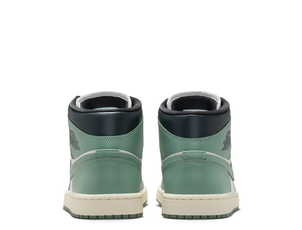 Баскетбольные кроссовки  Air Jordan 1 Mid "Jade Smoke"