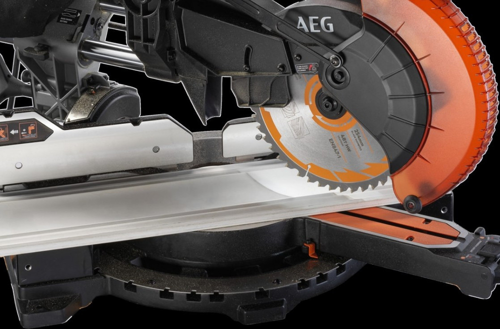 Пила торцовочная AEG PS254DBE 4935481077 1800 Вт