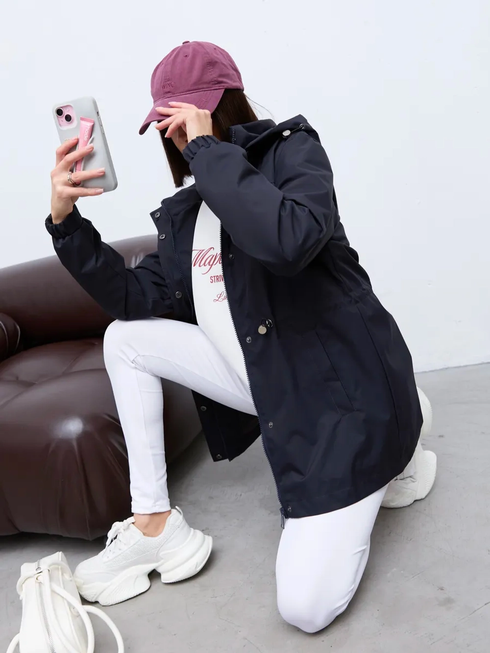 Ветровка с капюшоном удлиненная