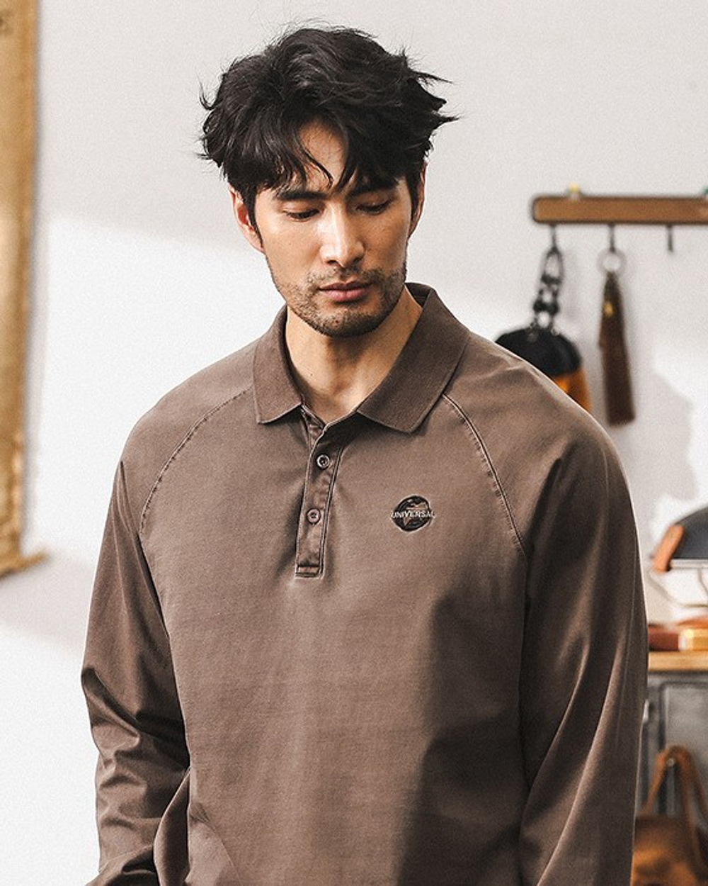 Футболка поло мужская с длинными рукавами плечо реглан.