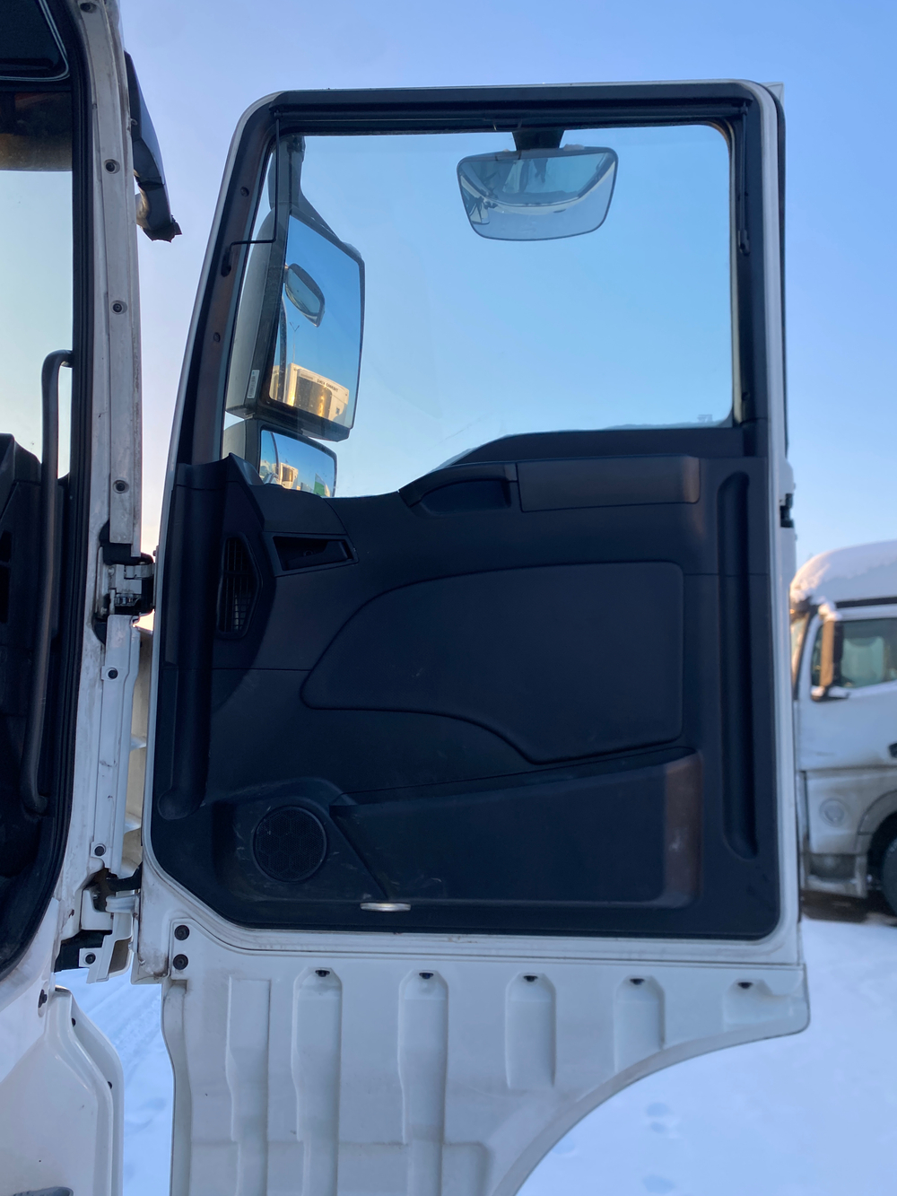 SITRAK C7H 4x2 Седельный тягач ZZ4186V361HE (Дизельный, 12,4 л, 480 л.с., АТ)