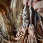 Видео мастер-класс по вязанию набора аксессуаров крючком "Цветы и листья"