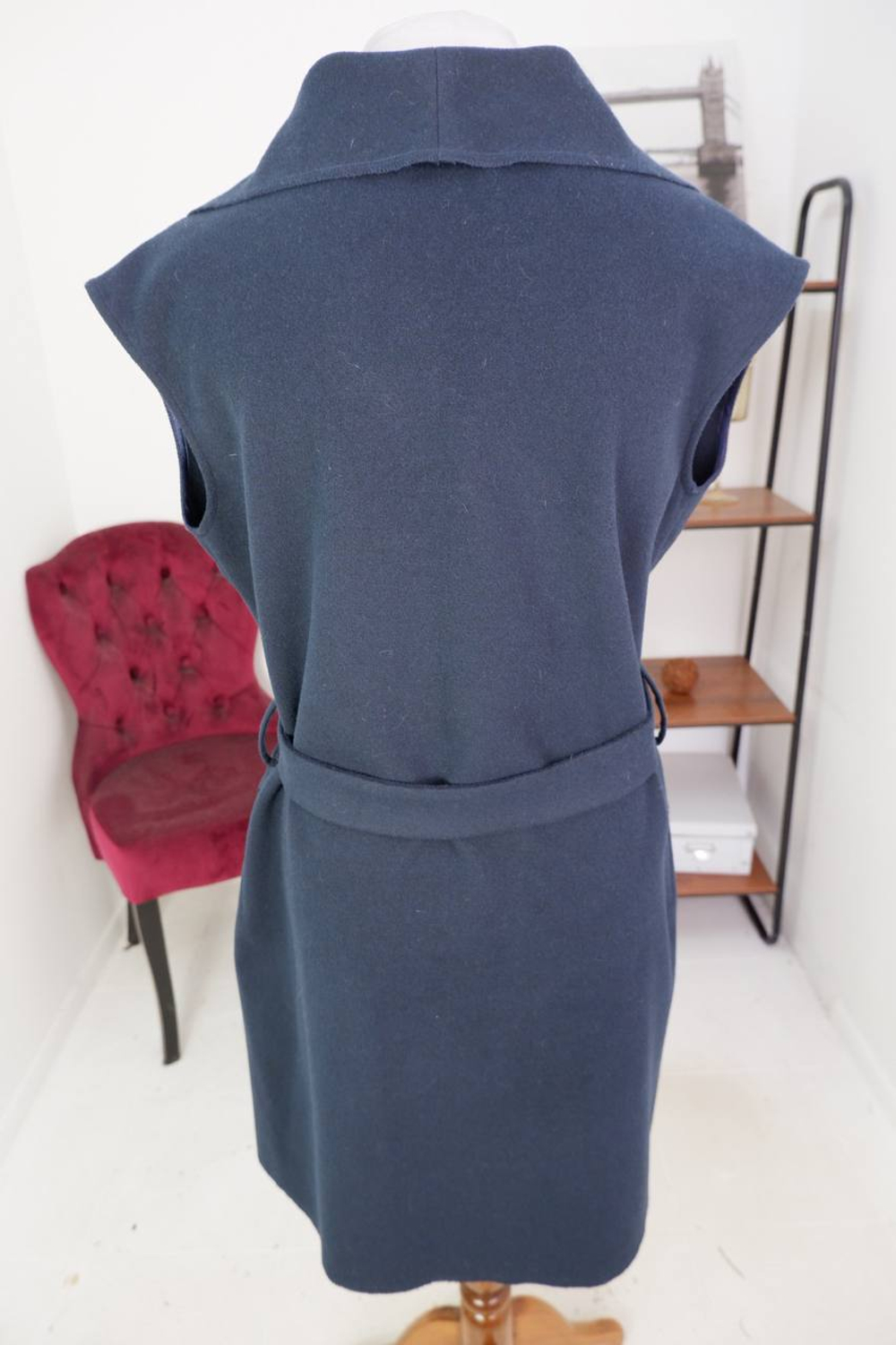 Жилетка Marina Andreeva с поясом, визуально на 44 размер