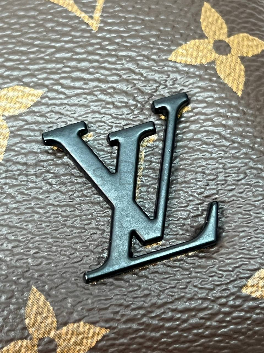 Сумка Avenue Sling NM Monogram Louis Vuitton