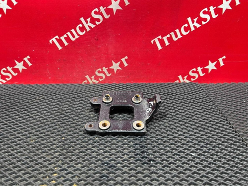 Кронштейн двигателя 2024г