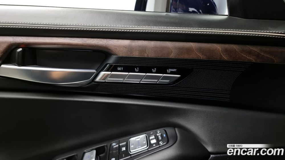 Genesis G90 5.0 AWD (04.2021)