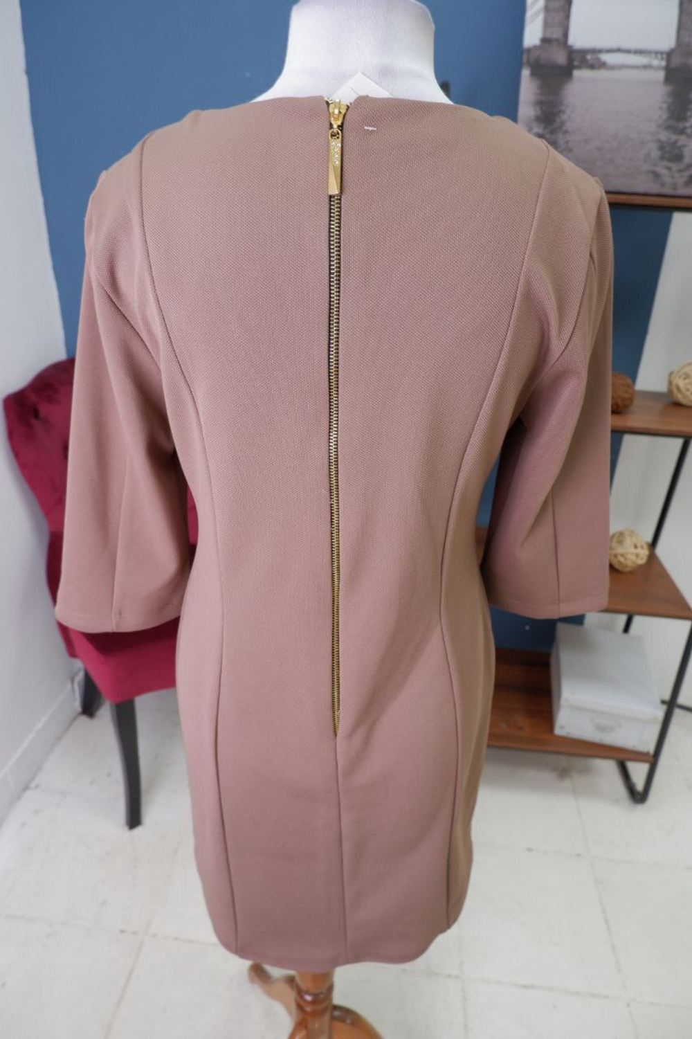 Платье для офиса 48 размер, новое с браком