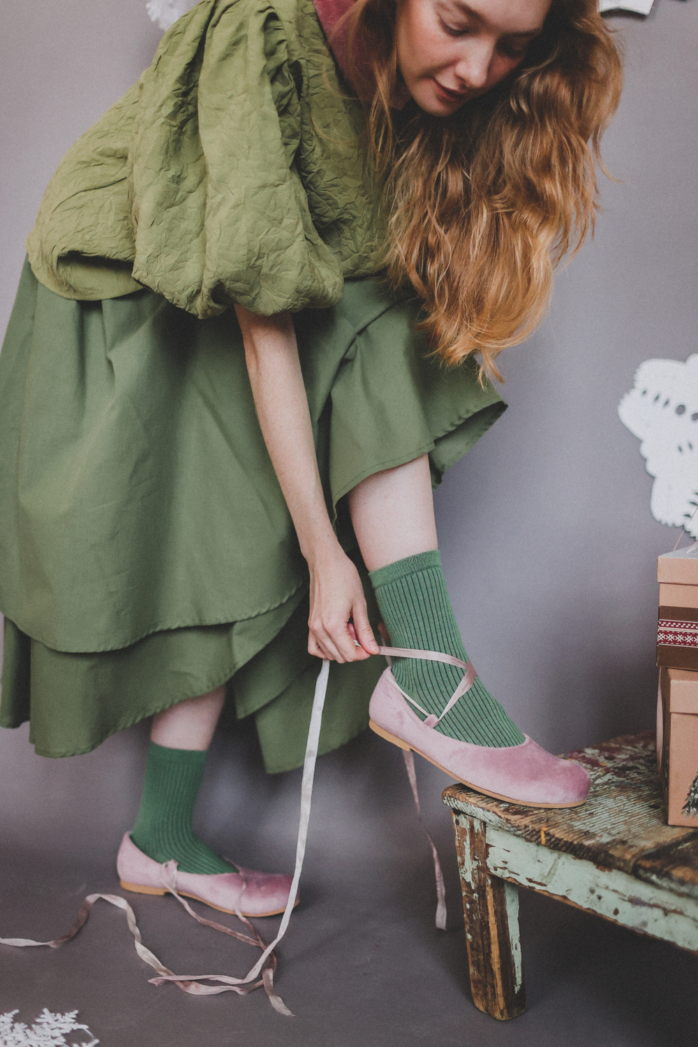 Юбка асимметричная двухслойная из пыльно-зеленого батиста