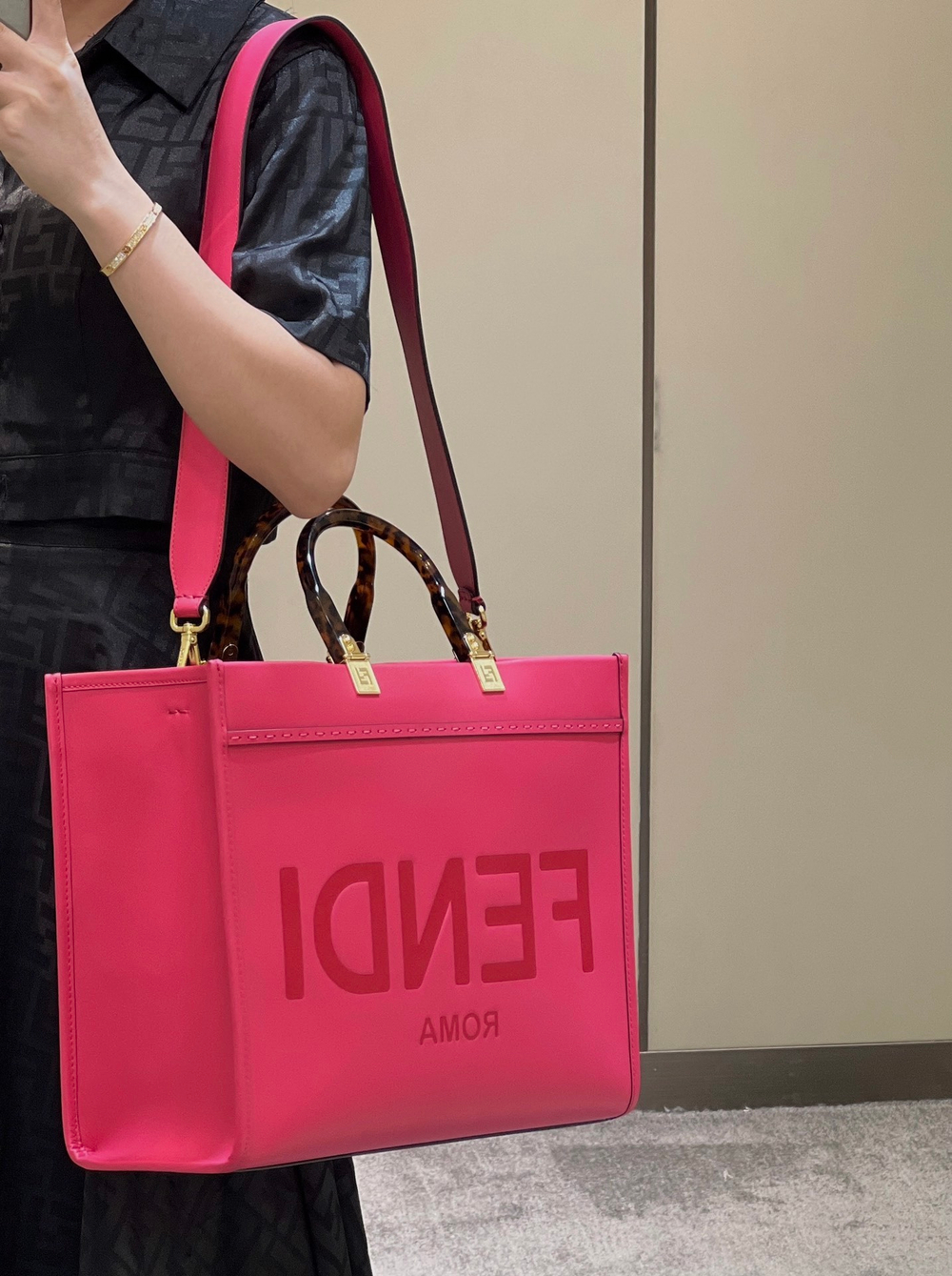 Fendi Sunshine Medium 35 cm