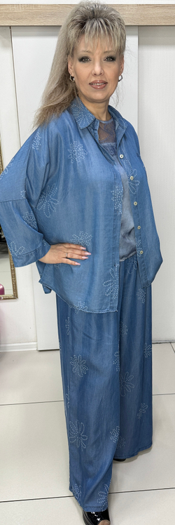 Брючный итальянский костюм в джинсовом цвете