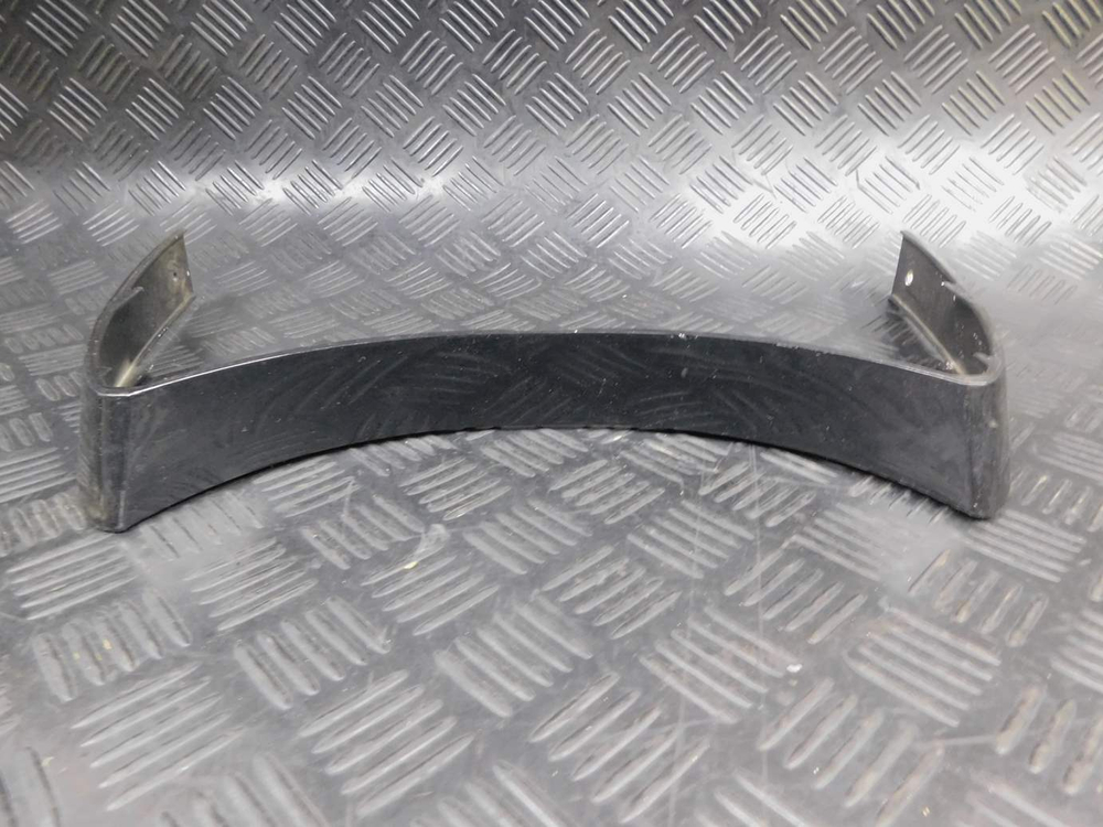 Пластик центральный Kawasaki ZZR 400 98 053069