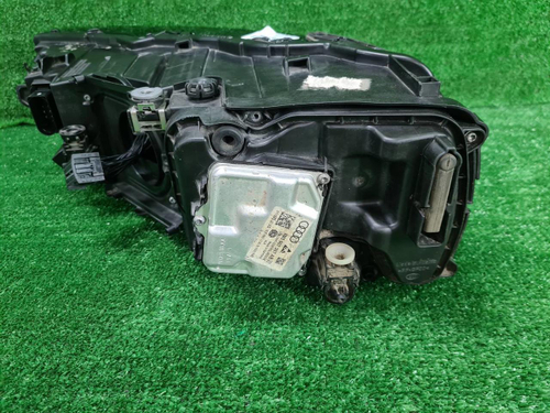 Фара правая Audi Q7 2 (2015-2019) LED