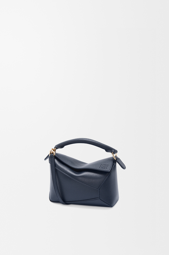 Loewe Мини-сумка Puzzle Edge из мягкой зернистой телячьей кожи, морской синий