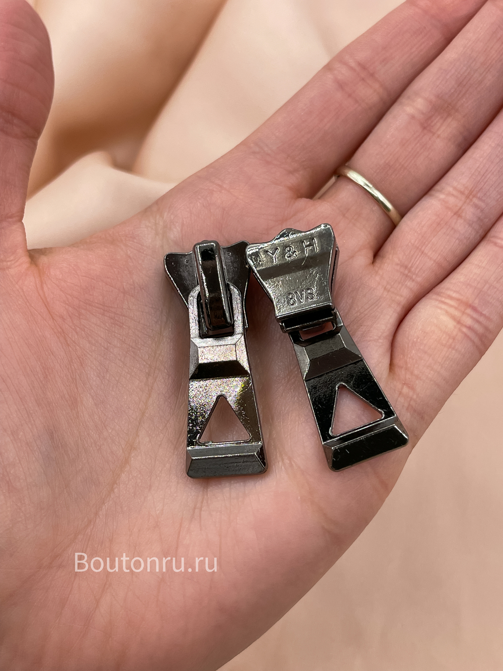 Собачка / Бегунок 8 мм графит(черный)