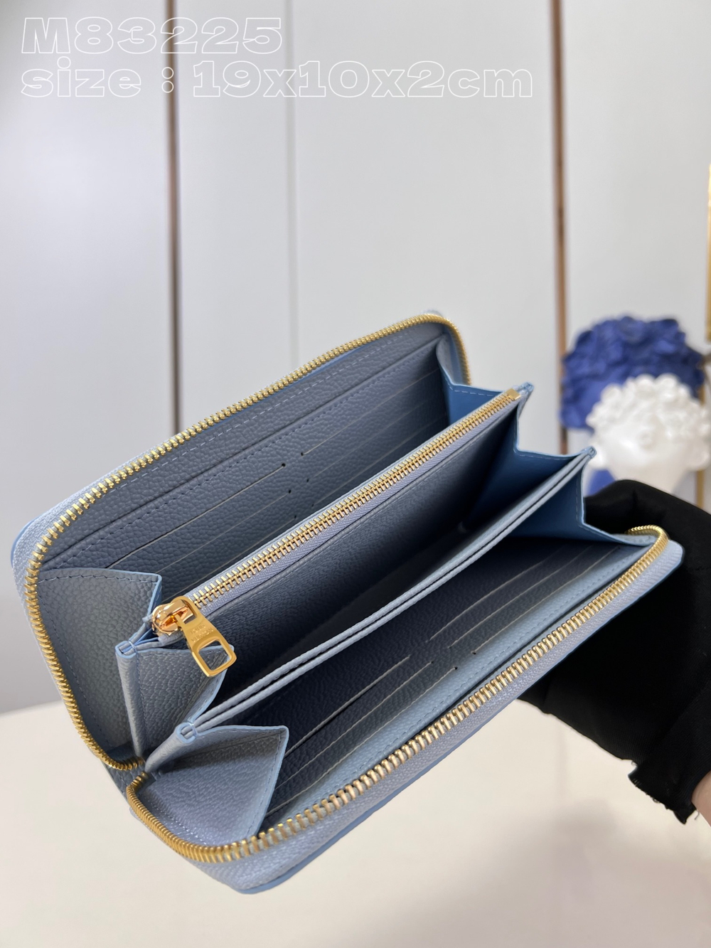 Louis Vuitton Zippy Wallet