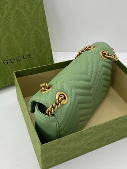 Сумка через плечо Gucci GG Marmont с матовой отделкой зеленый