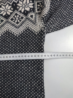 Свитер H&M с принтом 44 размер