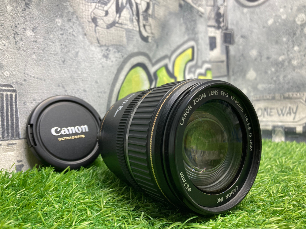 Canon EF-S 17-85mm 4-5.6 IS USM